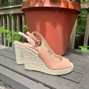 Nine West Cream Espadrille Leather Wedge Sandals, 6.5, 37, 4, Gently Worn